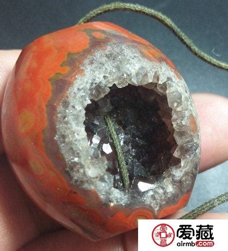 白水晶洞功效|神秘的白水晶洞功效：靜心與幸運的瑰寶 – 靜心靈石坊